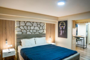 kondoulis APARTMENT 2